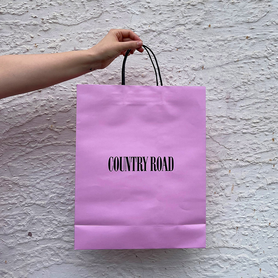 Image of pink Country Road carry bag